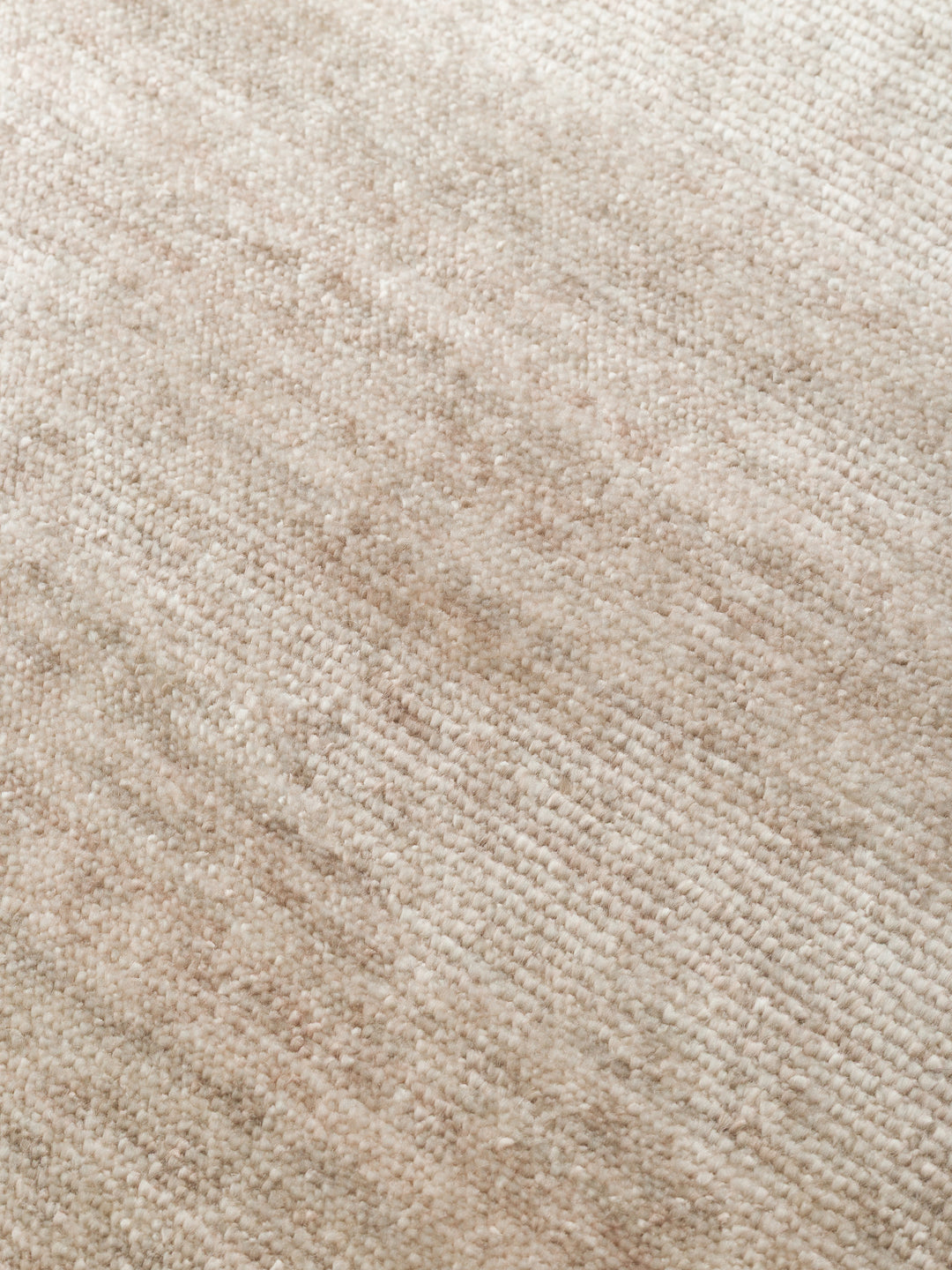 Victoria %100 TENCEL™ Lyocell El Emeği ile Üretilen Halı DESERT SAND doku detayı
