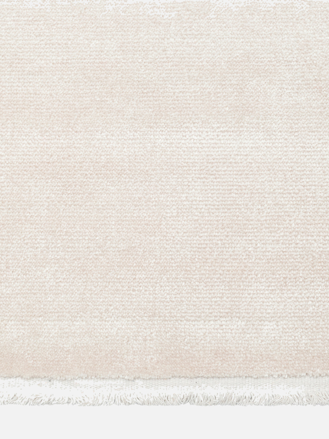 Victoria %100 TENCEL™ Lyocell El Emeği ile Üretilen Halı IVORY CREAM saçak detayı